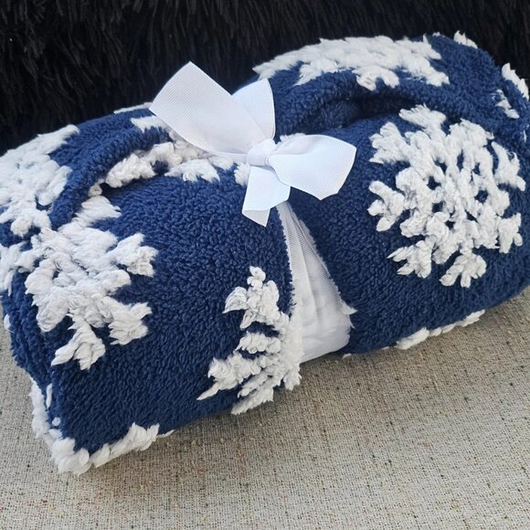 Mainstay Sherpa Throw Light Weight Year Round Warmth & Comfort 50X60 in NWT - Picture 7 of 11